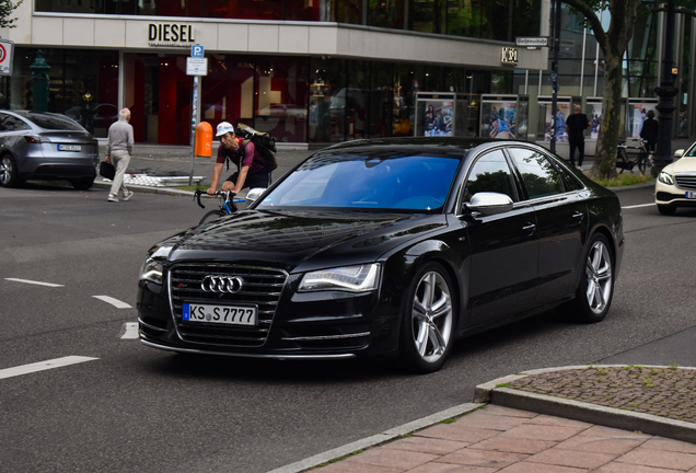 Audi S8 D4