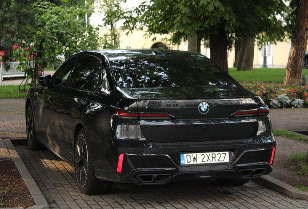 BMW M760e xDrive