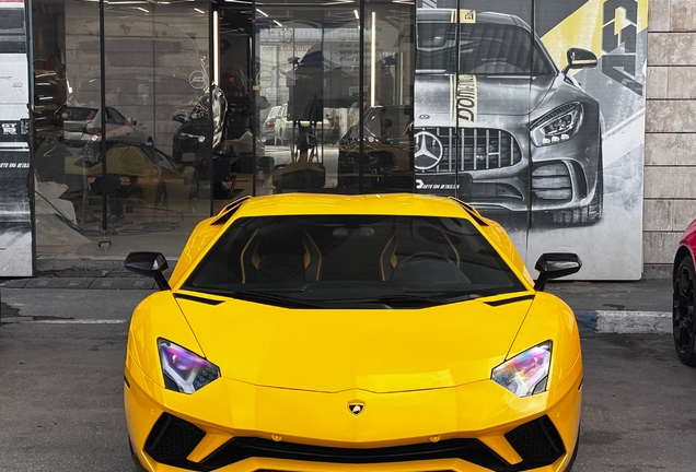 Lamborghini Aventador S LP740-4