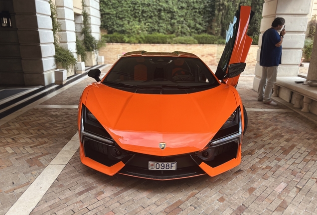 Lamborghini Revuelto