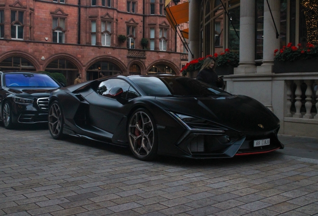 Lamborghini Revuelto