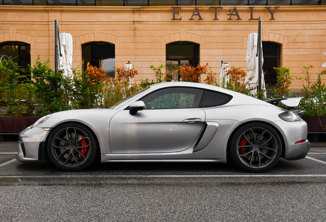 Porsche 718 Cayman GT4