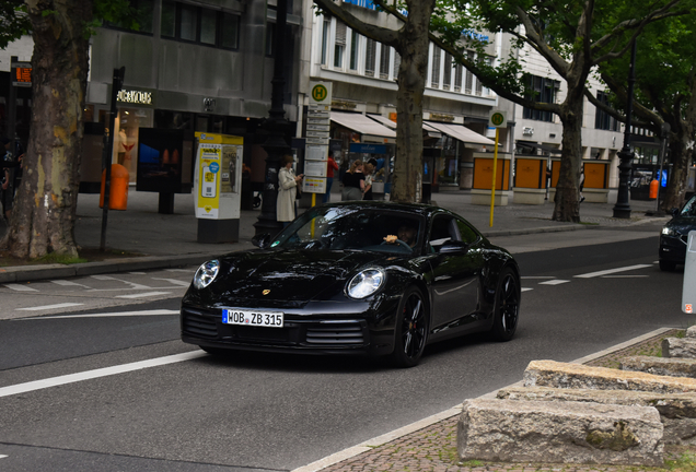 Porsche 992 Carrera 4S