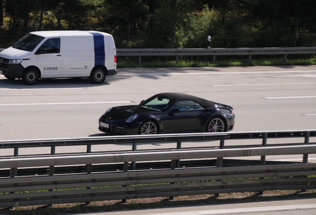 Porsche 992 Carrera 4S Cabriolet