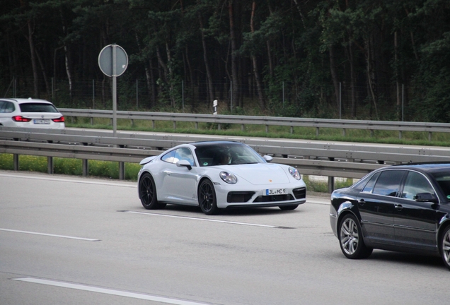 Porsche 992 Carrera GTS
