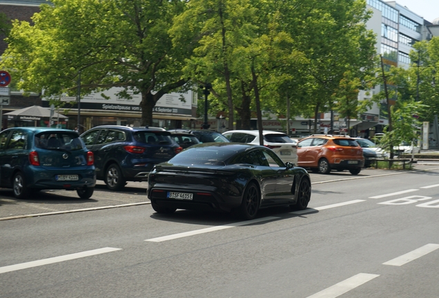 Porsche Taycan GTS