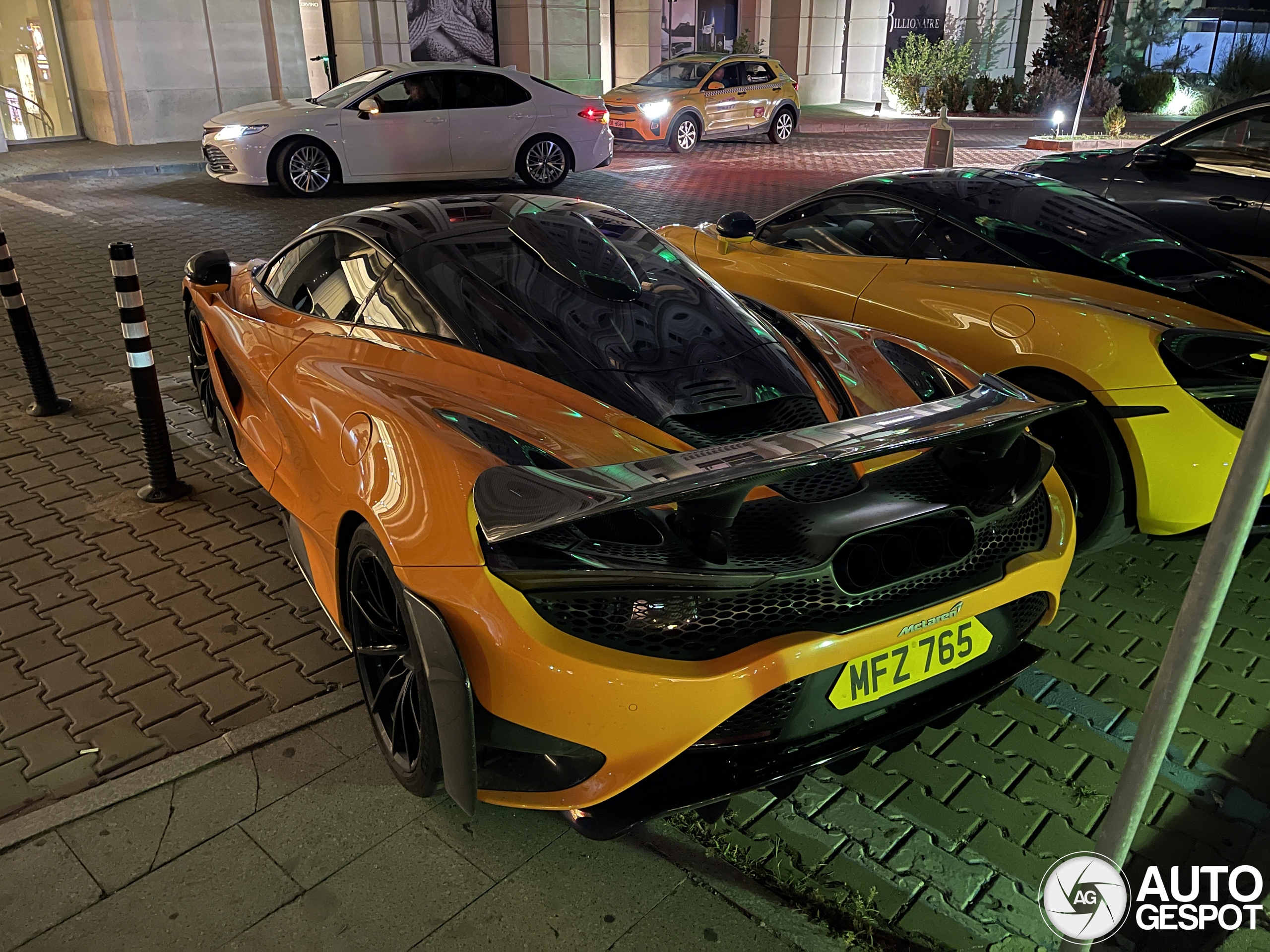 McLaren 765LT