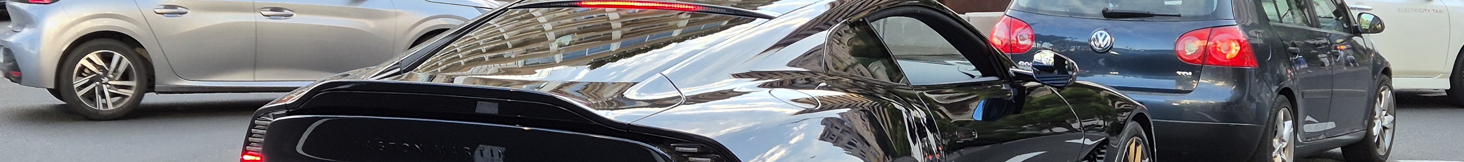 Aston Martin Vanquish 2025