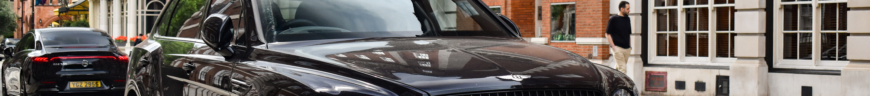 Bentley Bentayga Azure EWB