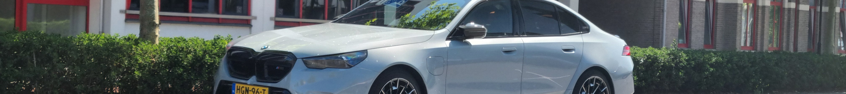 BMW M5 G90