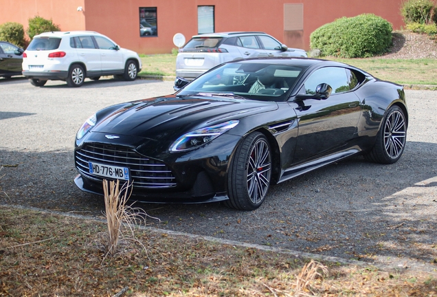 Aston Martin DB12
