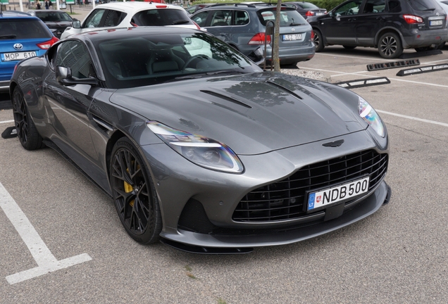 Aston Martin DB12