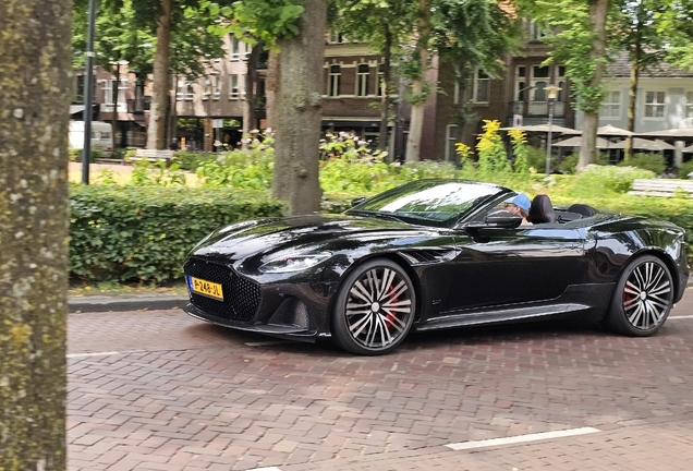 Aston Martin DBS Superleggera Volante