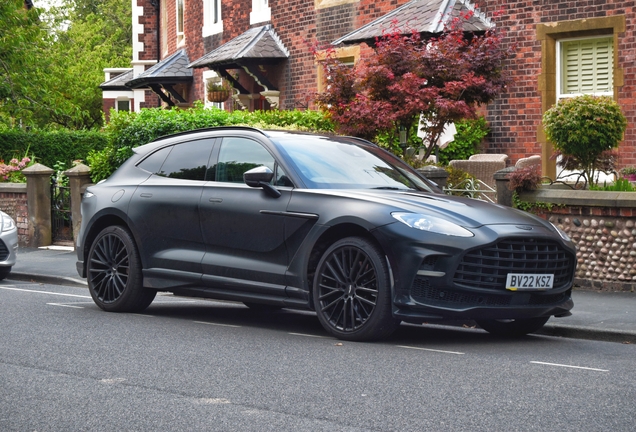 Aston Martin DBX707