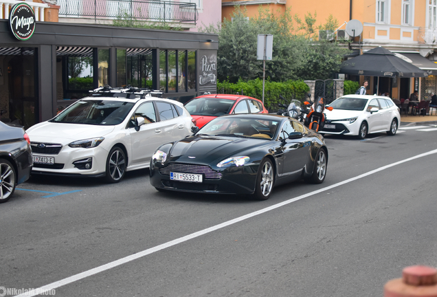 Aston Martin V8 Vantage 2012