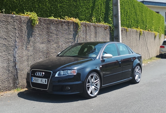 Audi RS4 Sedan