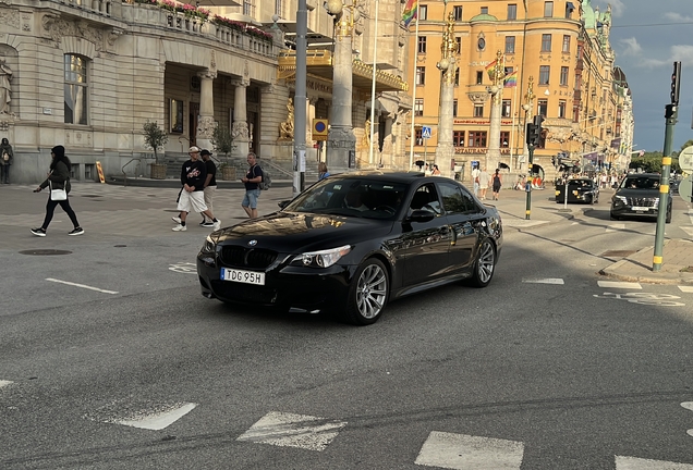 BMW M5 E60 2005