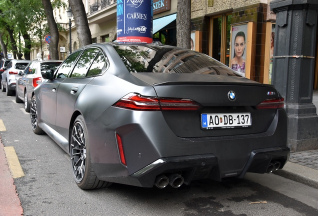 BMW M5 G90