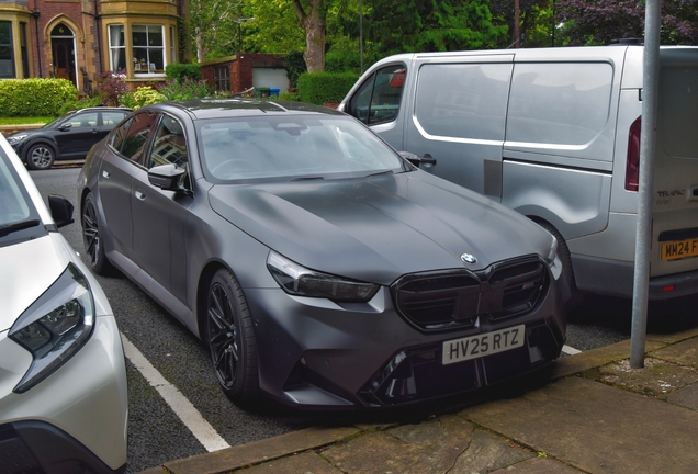 BMW M5 G90