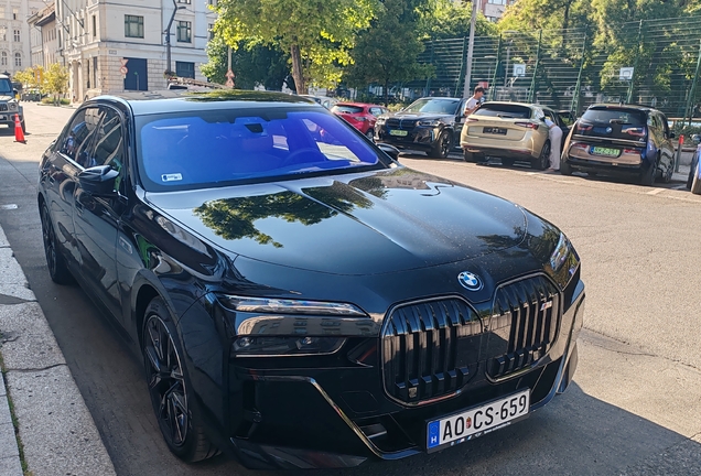 BMW M760e xDrive