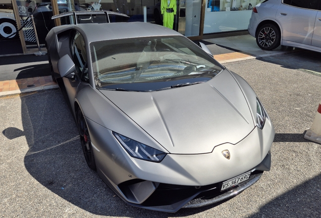 Lamborghini Huracán LP640-4 Performante