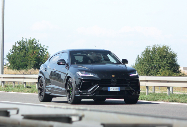 Lamborghini Urus Performante