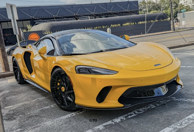 McLaren GT