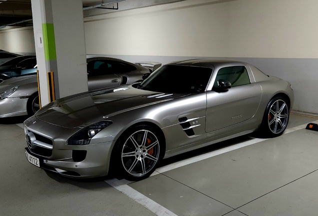 Mercedes-Benz SLS AMG