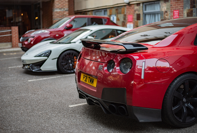 Nissan GT-R