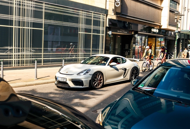 Porsche 718 Cayman GT4