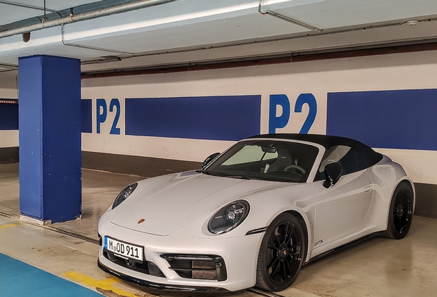 Porsche 992 Carrera 4 GTS Cabriolet