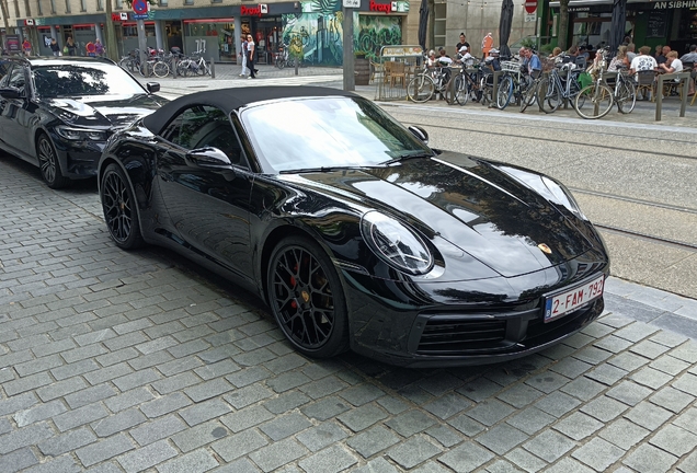 Porsche 992 Carrera 4S Cabriolet