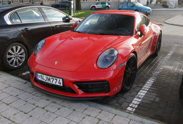 Porsche 992 Carrera GTS