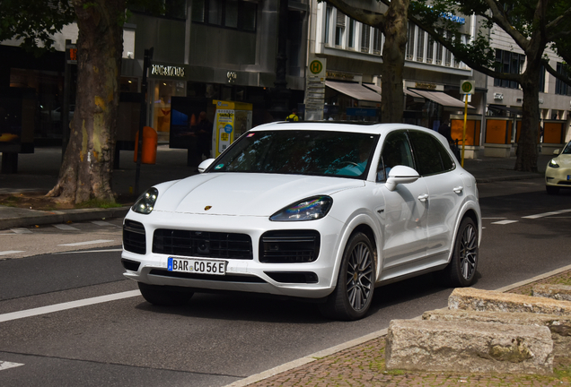 Porsche Cayenne Turbo S E-Hybrid