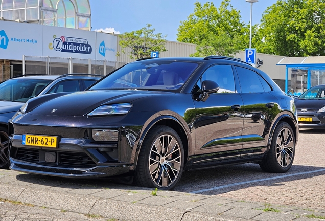 Porsche Macan EV Turbo