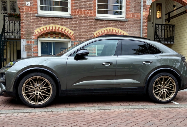 Porsche Macan EV Turbo
