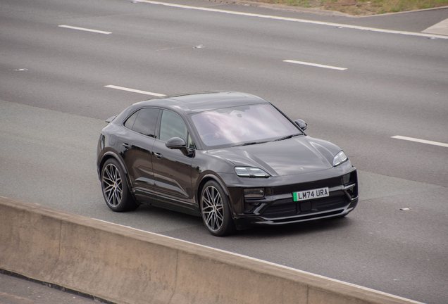 Porsche Macan EV Turbo