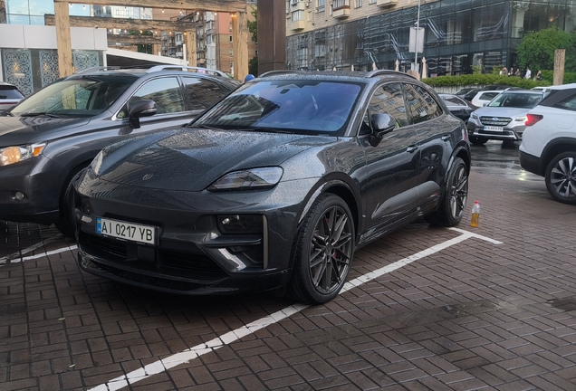 Porsche Macan EV Turbo