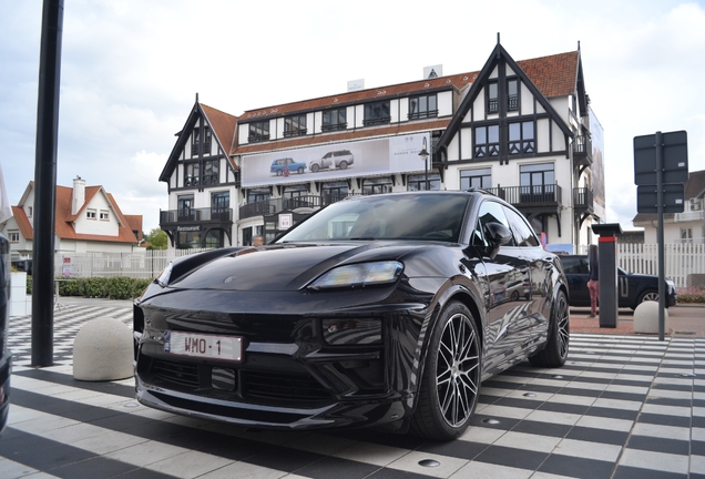 Porsche Macan EV Turbo