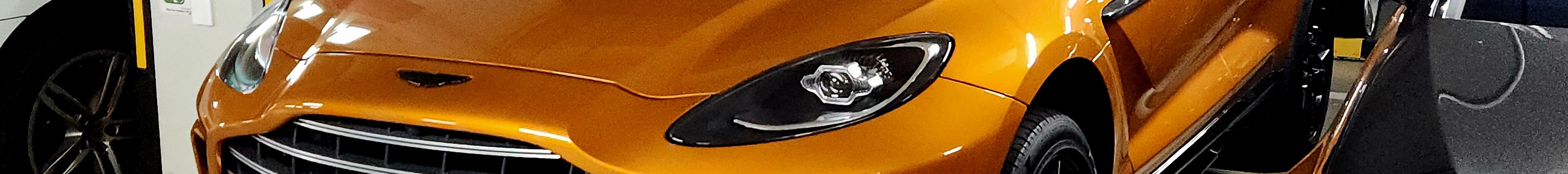 Aston Martin DBX707