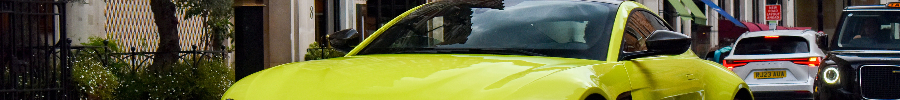Aston Martin V8 Vantage 2018