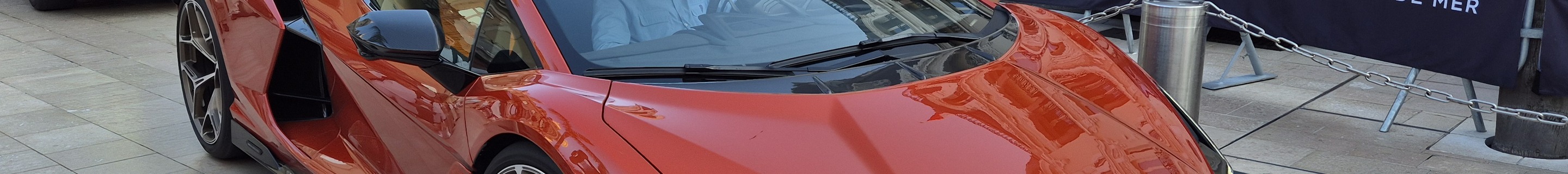 Lamborghini Revuelto