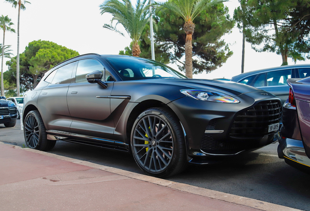 Aston Martin DBX707