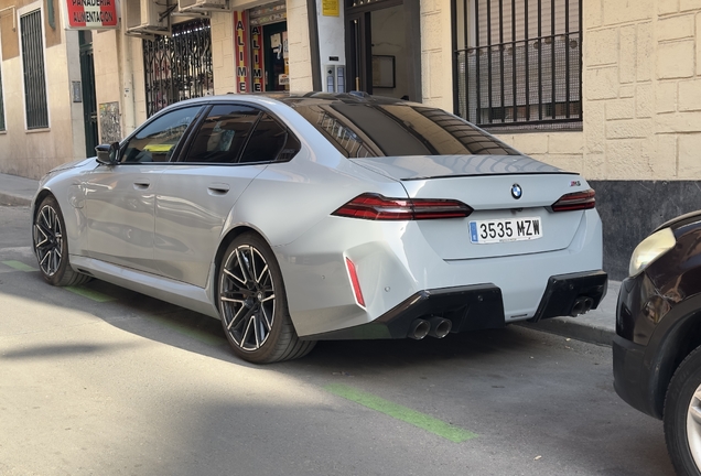 BMW M5 G90