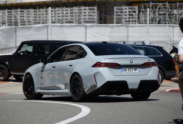 BMW M5 G90