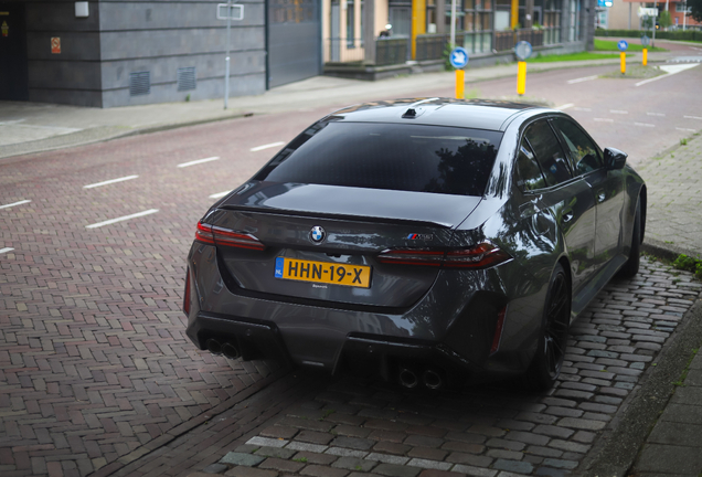 BMW M5 G90