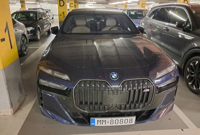 BMW M760e xDrive