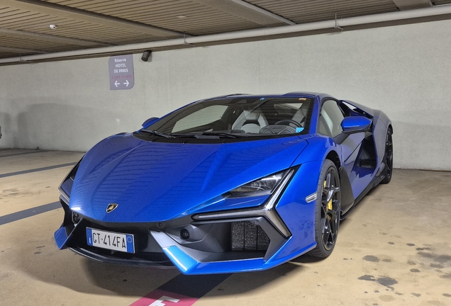 Lamborghini Revuelto