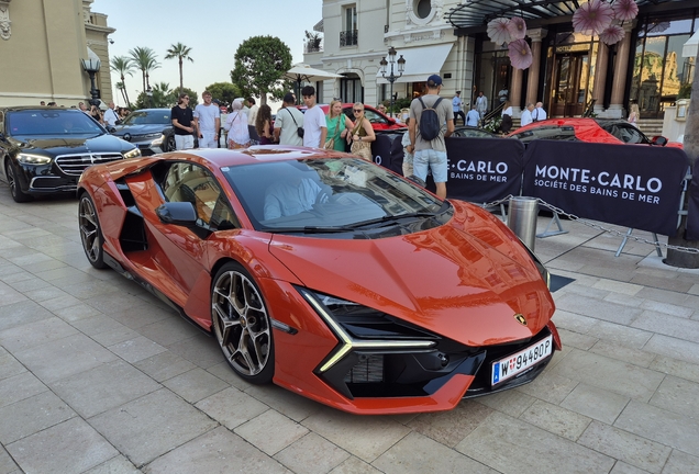 Lamborghini Revuelto