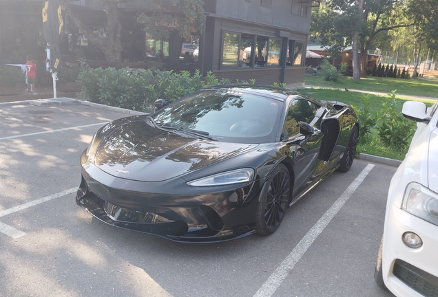 McLaren GT